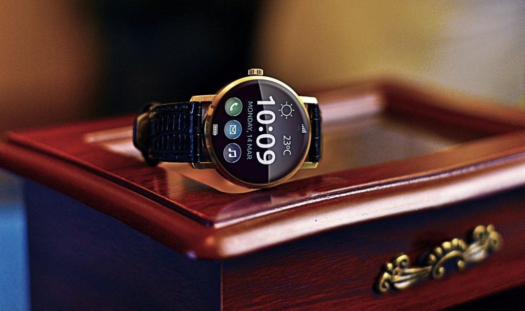 hybrid smartwatch gps