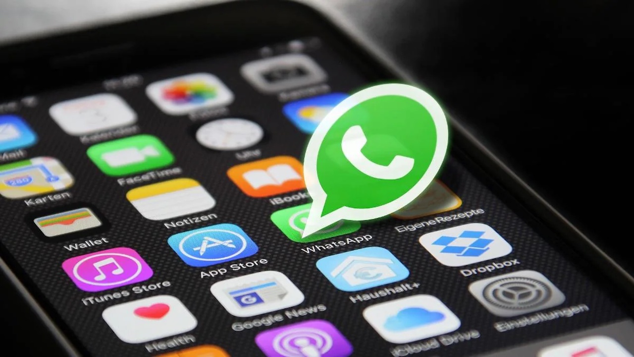 How to disable WhatsApp’s chat auto-backup on iPhone?