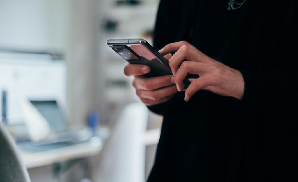The best mobile apps to follow cricket in India